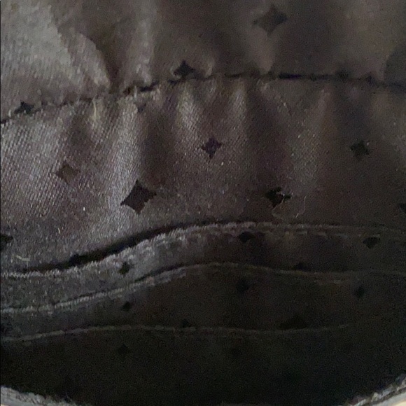 Black Fossil Crossbody/Shoulder Bag with Keyhole - Picture 2 of 8